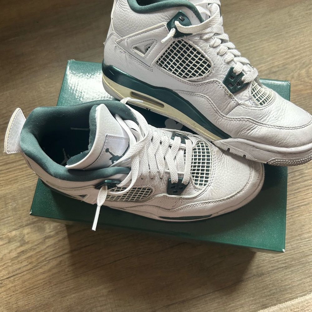 AIR JORDAN 4 RETRO - Picture 2 of 5
